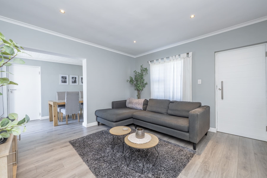 3 Bedroom Property for Sale in Protea Village Western Cape